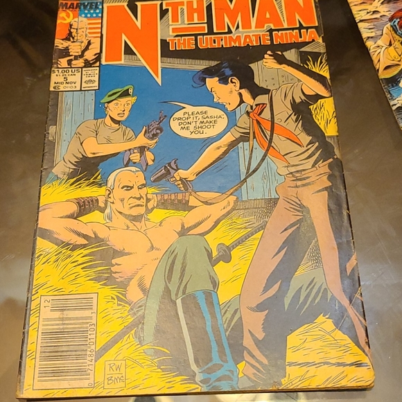 MARVEL Comic Book - Picture 2 of 6